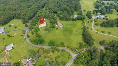 9943 Crest Ct, Marshall, VA 20115 - photo 2