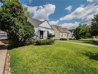 19121 Raymond St, Maple Heights, OH 44137 - photo 3