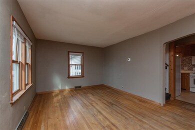 104 Fisher St, Hiawatha, IA 52233 - photo 5