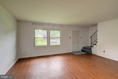 12705 Millstream Dr, Bowie, MD 20715 - photo 2