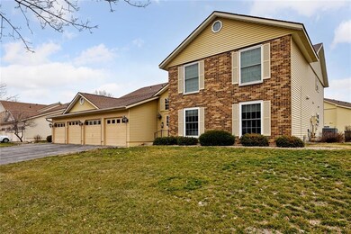 3918 Lexington Dr NE unit C, Cedar Rapids, IA 52402 - photo 2