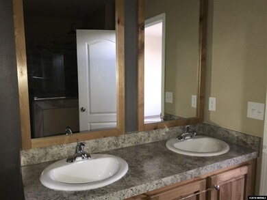 587 W National Ave, Winnemucca, NV 89445 - photo 4