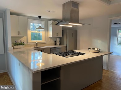 240 Whorton Hollow Rd, Castleton, VA 22716 - photo 3