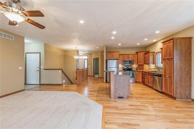 1506 Kodiak Dr NW, Cedar Rapids, IA 52405 - photo 3