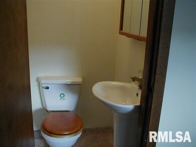 1609 Rutledge Dr, Lincoln, IL 62656 - photo 7