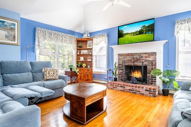 16 Weatherdeck Drive