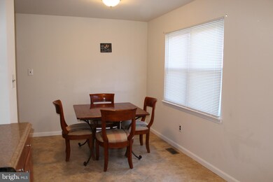 2471 Vineyard Ln, Crofton, MD 21114 - photo 5