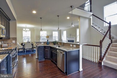 3574 Huntley Manor Ln, Alexandria, VA 22306 - photo 5