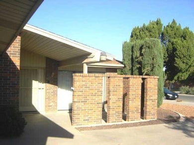 10820 La Subida Dr, El Paso, TX 79935 - photo 4