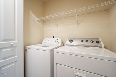 2621 Laundry closet