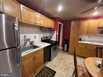 234 Fernwood Ave, Folsom, PA 19033 - photo 6