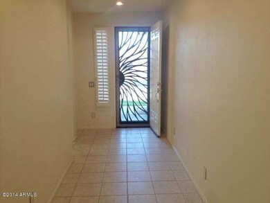 Foyer 1646 Nighthawk