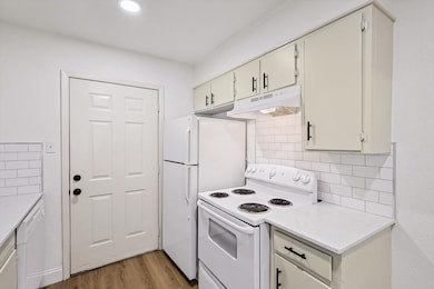 614 W Heard St unit 6, Cleburne, TX 76033 - photo 5