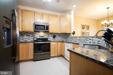 2556 Running Wolf Trail, Odenton, MD 21113 - photo 6