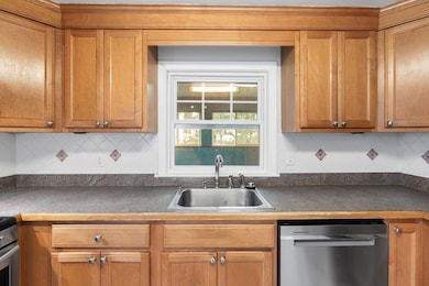 73 Sassamon Ave, Milton, MA 02186 - photo 6