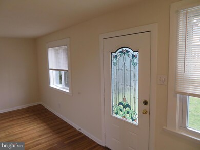 5414 Quesada Rd, Riverdale, MD 20737 - photo 4