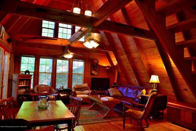 7.breakfast room looking east to LR