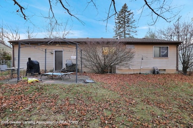 2300 Byrnes Rd, Lansing, MI 48906 - photo 4