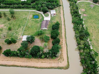 2044 Bunyard Rd, Alvin, TX 77511 - photo 4