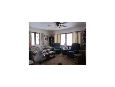 Family Room. Coved ceiling