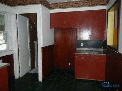 2037 Mansfield Rd, Toledo, OH 43613 - photo 7