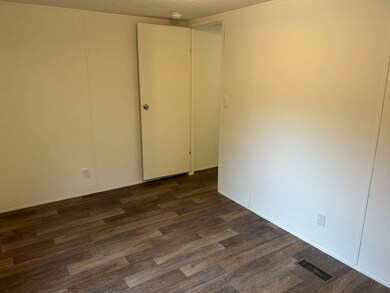 1525 Thomas Dr unit 1525R, Darlington, SC 29532 - photo 6