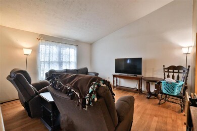 2404 Copper Creek Rd, Maryville, IL 62062 - photo 5