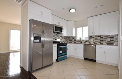 (6) Kitchen
