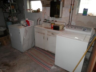 707 Dunmore St, Throop, PA 18512 - photo 7