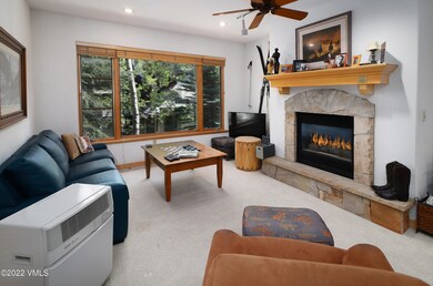 aspenwood_206_living_2