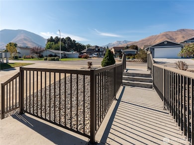 507 Cedar Wood Ln, Wenatchee, WA 98801 - photo 4