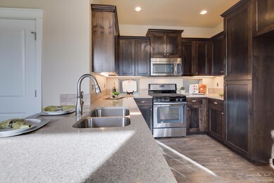 20856 SE Sotra Loop, Bend, OR 97702 - photo 4