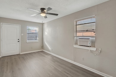 4720 Carmen St unit A, Houston, TX 77033 - photo 5