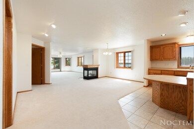 2200 Pirates Loop SE_Interior-2