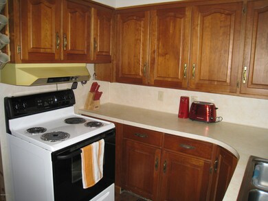 1927 Diamond Ave NE, Grand Rapids, MI 49505 - photo 5