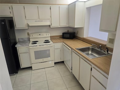 2830 Somerset Dr unit n, Lauderdale Lakes, FL 33311 - photo 2