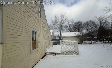 409 Gilbert St, Jackson, MI 49202 - photo 3