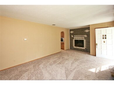 1524 E 8th St, Jeffersonville, IN 47130 - photo 2