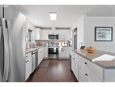 17740 SW Florence St, Beaverton, OR 97007 - photo 7