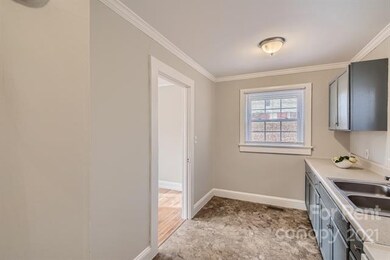 927 E Front St, Statesville, NC 28677 - photo 7