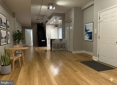 114 N 3rd St unit 2, Philadelphia, PA 19106 - photo 2