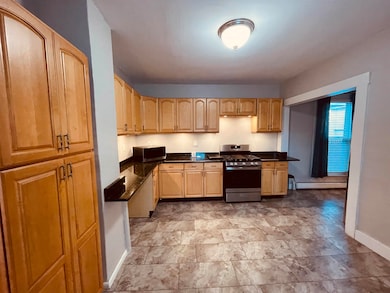 200 Laurel St, Manchester, NH 03103 - photo 7