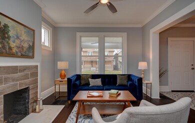 Living Room (3)
