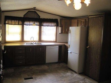 2201 E Hintz St, Marshfield, WI 54449 - photo 4