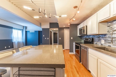 Park Plaza Condominiums unit 701, Omaha, NE 68131 - photo 7