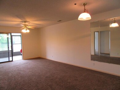 Lakefront Living/Dining