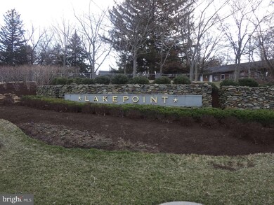 17645 Tedler Cir, Round Hill, VA 20141 - photo 2