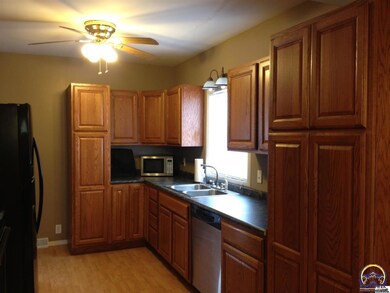 315 E Railroad St, Topeka, KS 66615 - photo 5