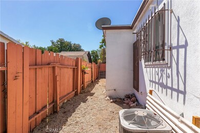 10114 Firmona Ave, Inglewood, CA 90304 - photo 5