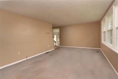 5455 Walnut Ln, Zionsville, PA 18092 - photo 5